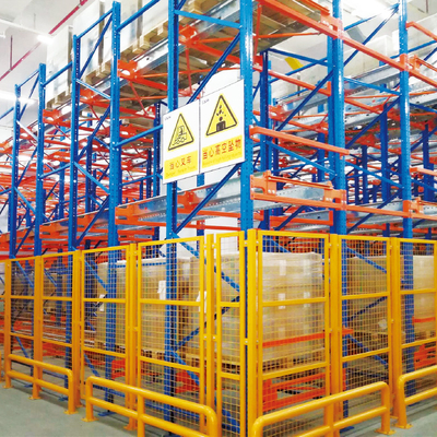 Vierwege-Shuttle-Wagen ASRS Automatisches Speicher- und Abrufsystem Vierwege-Shuttle-Wagen