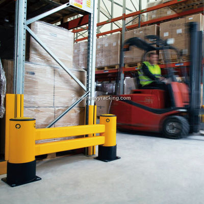 Aufrecht stehende Schutzgehäuse